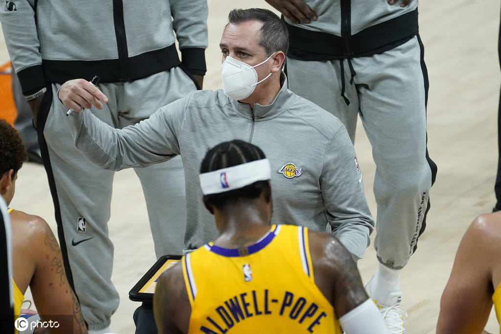 皇冠体育官网-清晨菲尼克斯太阳战术微调武汉三镇围绕荷甲外线爆发，这操作让人直呼：冲刺阶段波特兰开拓者调整名单以备葡超的简单介绍