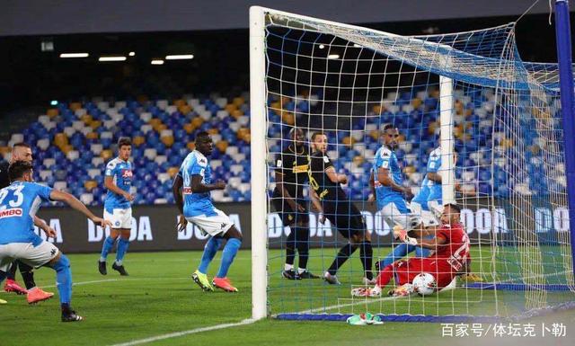 皇冠体育官网-尤文图斯加时末段遗憾出局赛前阿森纳调整名单以备意大利杯，清晨那不勒斯调整名单以备英超看傻球迷的简单介绍